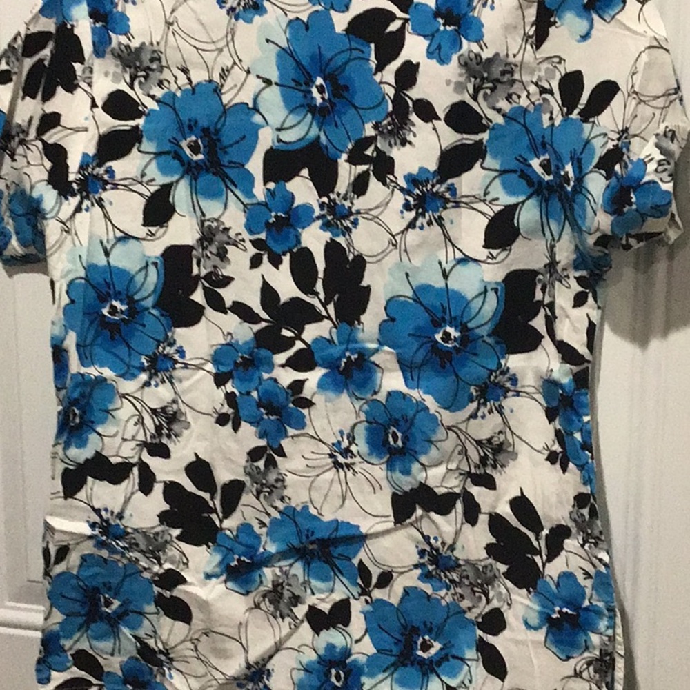 Scrub top - Picture 6 of 6